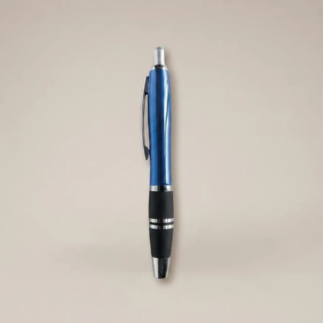 Esfero publicitario Ref 230 personalizado con logo de empresa sobre fondo blanco de estudio