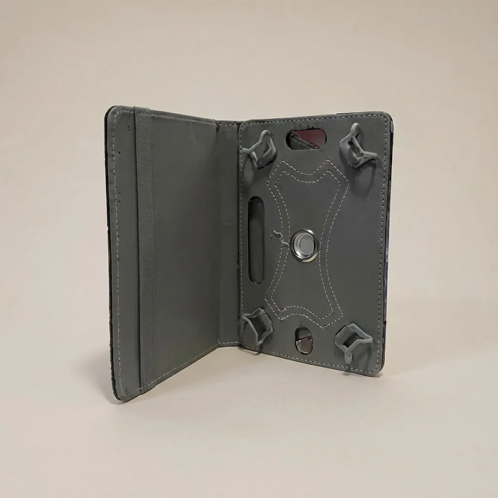 Porta tablet estuche #221 personalizado con logo corporativo sobre fondo blanco de estudio